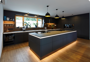 Projekt Haag: LEICHT Küche mit Dekton Arbeitsplatte